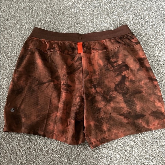 Lululemon Textured Tech Short 7" Diamond Dye Warm Coral Seared Grey - Picture 4 of 4